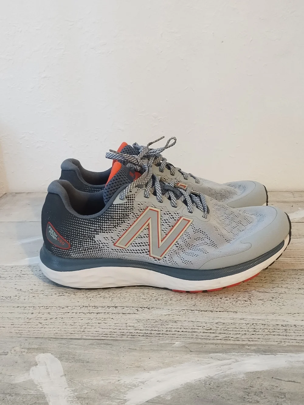 New Balance Fresh Foam 680v7 Grey Ghost Pepper usa sz 12/UK sz 11.5